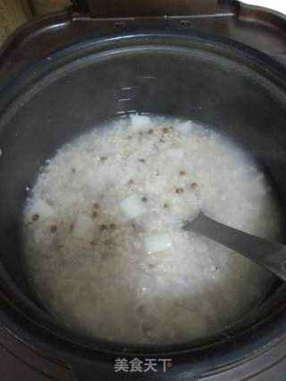 山药薏米芡实黑麦粥的做法步骤:5