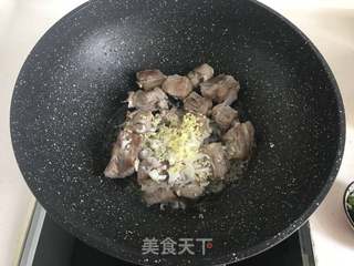 立秋贴秋膘～南瓜排骨焖饭的做法步骤：4