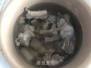 骨汤小米粥的做法步骤：3