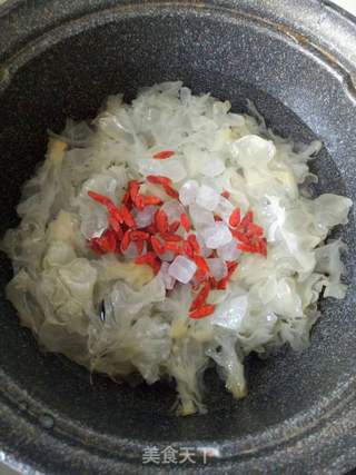 枸杞银耳羹的做法步骤:5