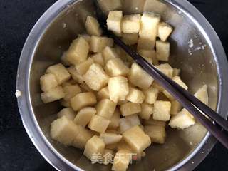 炒馒头的做法步骤：2