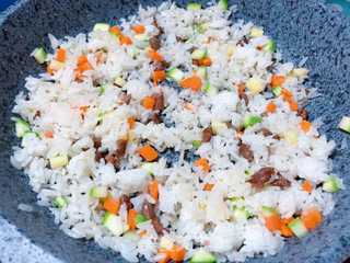 【宝宝辅食】牛肉黄金炒饭 的做法步骤:10