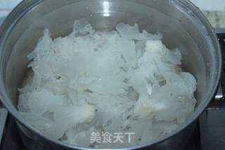 红枣银耳羹的做法步骤：4