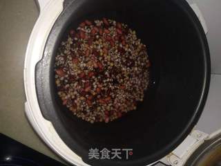 五色杂粮养身粥的做法步骤:2