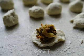 鲜香鱿鱼馅饼的做法步骤：7