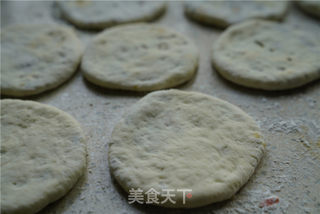 鲜香鱿鱼馅饼的做法步骤：8
