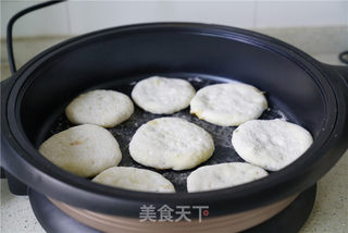 鲜香鱿鱼馅饼的做法步骤：9