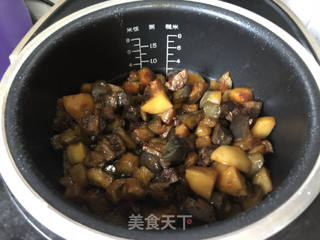 茄子腊肠焖饭#茄子#的做法步骤:12