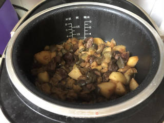 茄子腊肠焖饭#茄子#的做法步骤:13