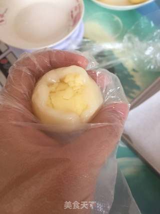 奶黄冰皮月饼的做法步骤:8