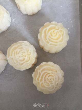 奶黄冰皮月饼的做法步骤:12