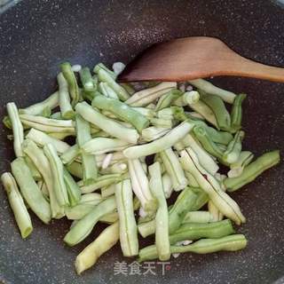 豆角排骨焖面的做法步骤:5