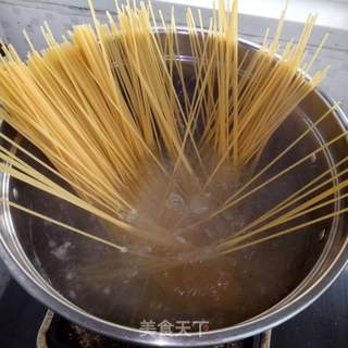 黑椒牛排意面的做法步骤:15