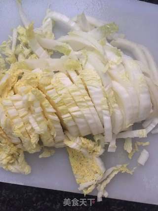 白菜肉末炒粉条的做法步骤：1