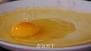 煎饼果子的做法步骤:9