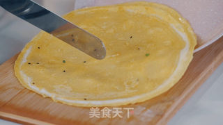 煎饼果子的做法步骤:11