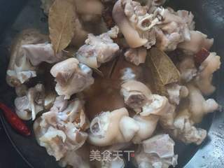 啤酒焖猪蹄的做法步骤:6