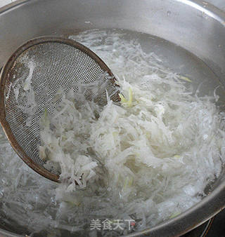鲜虾香菇蔬菜水饺的做法步骤:4
