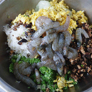 鲜虾香菇蔬菜水饺的做法步骤:9