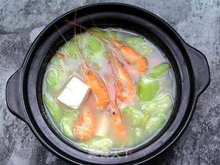 鲜虾豆腐丝瓜汤的做法步骤:5