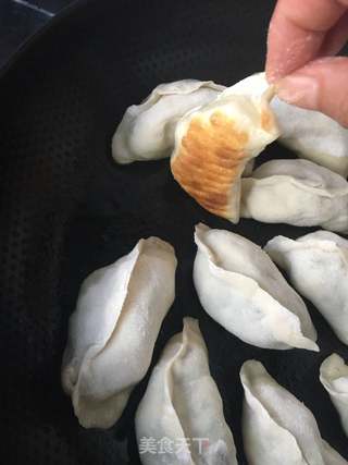 鲜虾煎饺的做法步骤:18