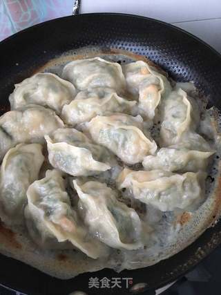 鲜虾煎饺的做法步骤:20