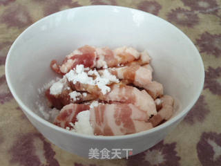 五花肉豆角螺旋面的做法步骤:2