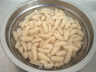五花肉豆角螺旋面的做法步骤:13