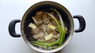 小排扁尖汤的做法步骤:4