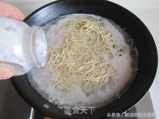 虾仁苦菊拌干丝的做法步骤:4