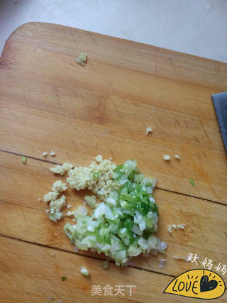 白菜馄饨的做法步骤:3
