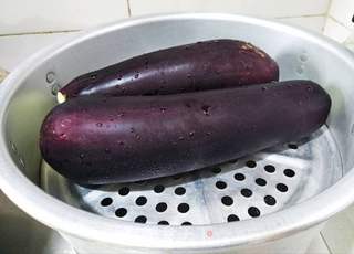 凉拌手撕茄子的做法步骤:3