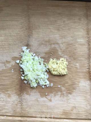 香辣牛肉酱的做法步骤:2