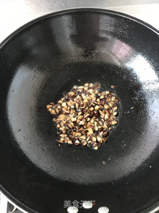 香辣牛肉酱的做法步骤:5