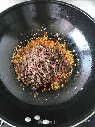 香辣牛肉酱的做法步骤:7