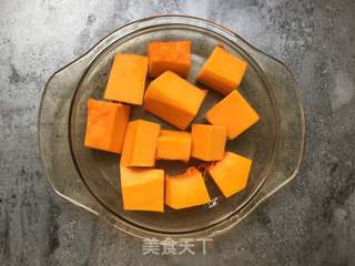南瓜银耳蛋羹的做法步骤:3