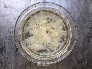 南瓜银耳蛋羹的做法步骤:4