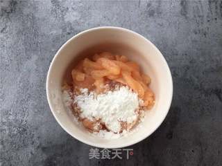 红椒木耳炒鸡丝的做法步骤:3