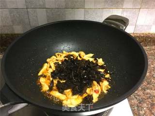红椒木耳炒鸡丝的做法步骤:9