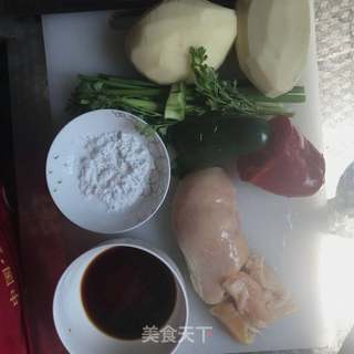 鸡胸肉土豆盖饭的做法步骤：1