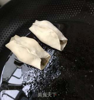 韭苔鲜虾锅贴的做法步骤:22
