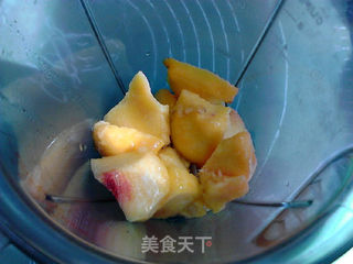 黄桃奶昔的做法步骤:3