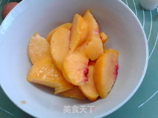 鲜果黄桃蒸发糕的做法步骤：2
