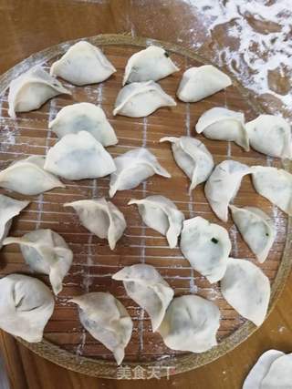 韭菜虾仁鸡蛋水煮饺的做法步骤:7