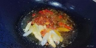 水煮美蛙的做法步骤:5