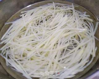 炝拌豆豉土豆丝的做法步骤:12