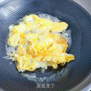 “ 家常菜 ”老黄瓜炒鸡蛋的做法步骤：4