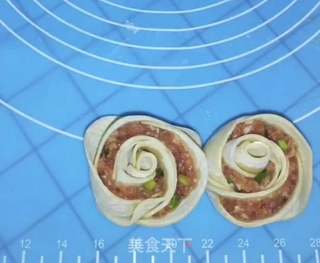 玫瑰鲜肉煎饺的做法步骤:10