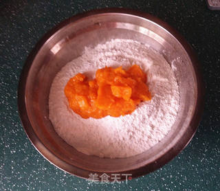 马兰头猪肉南瓜饺的做法步骤:2
