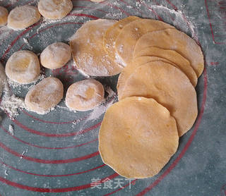 马兰头猪肉南瓜饺的做法步骤:10